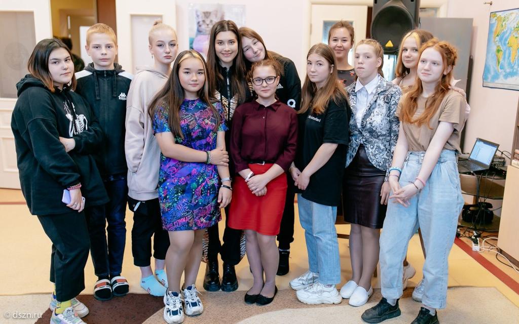 Певица Анет Сай пообщалась с детьми-сиротами — участниками проекта «Давай ДруЖИТЬ!» Певица Анет Сай пообщалась с детьми-сиротами — участниками проекта «Давай ДруЖИТЬ!»
